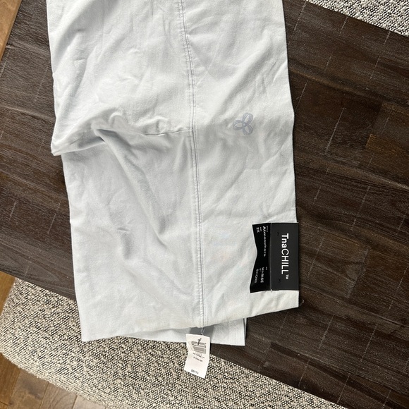 TNA Chill biker short Aritzia - Picture 4 of 5